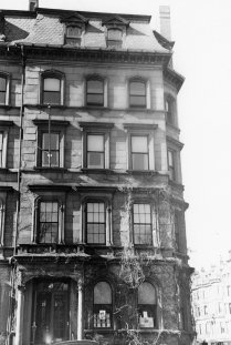 8 Arlington (ca. 1942), photograph by Bainbridge Bunting, courtesy of The Gleason Partnership