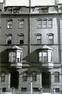 135-137 Beacon (ca. 1942), photograph by Bainbridge Bunting, courtesy of the Boston Athenaeum