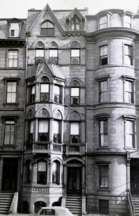 165 Beacon (ca. 1942), photograph by Bainbridge Bunting, courtesy of the Boston Athenaeum