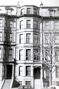 186 Beacon (ca. 1942), photograph by Bainbridge Bunting, courtesy of the Boston Athenaeum