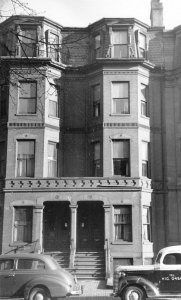 307-309 Beacon (ca. 1942), photograph by Bainbridge Bunting, courtesy of The Gleason Partnership