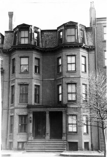 353-355 Beacon (ca. 1942), photograph by Bainbridge Bunting, courtesy of The Gleason Partnership