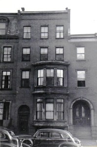 411 Beacon (ca. 1942), photograph by Bainbridge Bunting, courtesy of the Boston Athenaeum