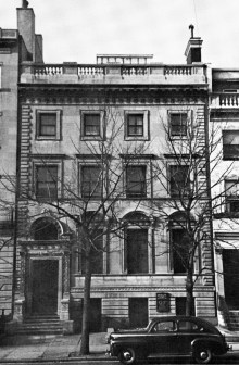 420 Beacon (ca. 1942), photograph by Bainbridge Bunting, courtesy of the Boston Athenaeum