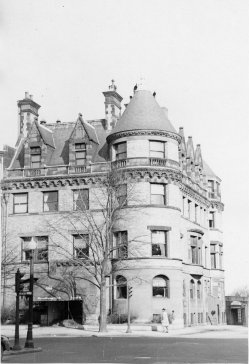 448 Beacon (ca. 1942), copyright private collection