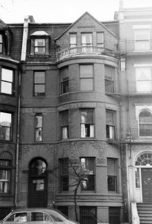 473 Beacon (ca. 1942), photograph by Bainbridge Bunting, courtesy of The Gleason Partnership