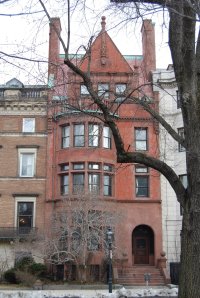 305 Commonwealth (2013)