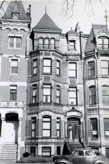 321 Commonwealth (ca. 1942), photograph by Bainbridge Bunting, courtesy of the Boston Athenaeum