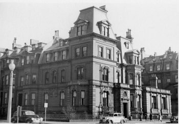 315 Dartmouth (ca. 1942), photograph by Bainbridge Bunting, courtesy of The Gleason Partnership