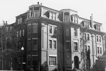 1 Gloucester (ca. 1942), photograph by Bainbridge Bunting, courtesy of The Gleason Partnership