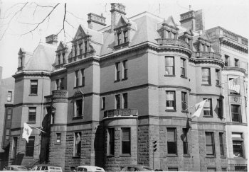 17 Gloucester (ca. 1942), photograph by Bainbridge Bunting, courtesy of The Gleason Partnership