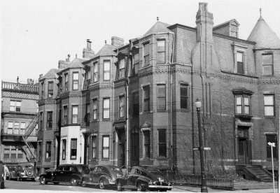 29-33 Gloucester, looking north from Newbury (ca. 1942), photograph by Bainbridge Bunting, courtesy of The Gleason Partnership