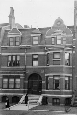 380 Marlborough (ca. 1942), photograph by Bainbridge Bunting, courtesy of The Gleason Partnership