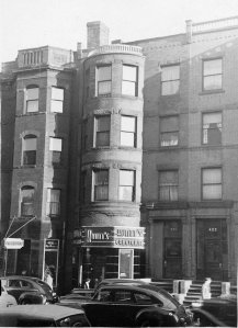 495-497 Beacon (ca. 1942), photograph by Bainbridge Bunting, courtesy of The Gleason Partnership