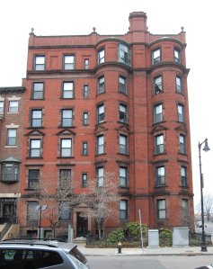 504 Beacon (7-9 Massachusetts) (2014), Beacon facade