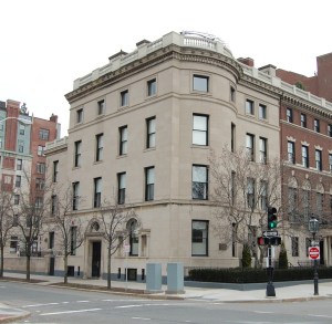 24 Charlesgate East (419 Commonwealth) (2014)