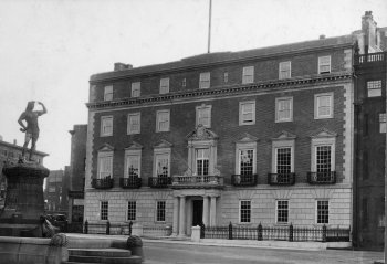 370 Commonwealth (1913), from Executed Work of Parker, Thomas, and Rice, courtesy of Tudy Bartlett